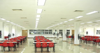 从手机饰品到个人卫生用品 何慧萱个体经营的创业之路